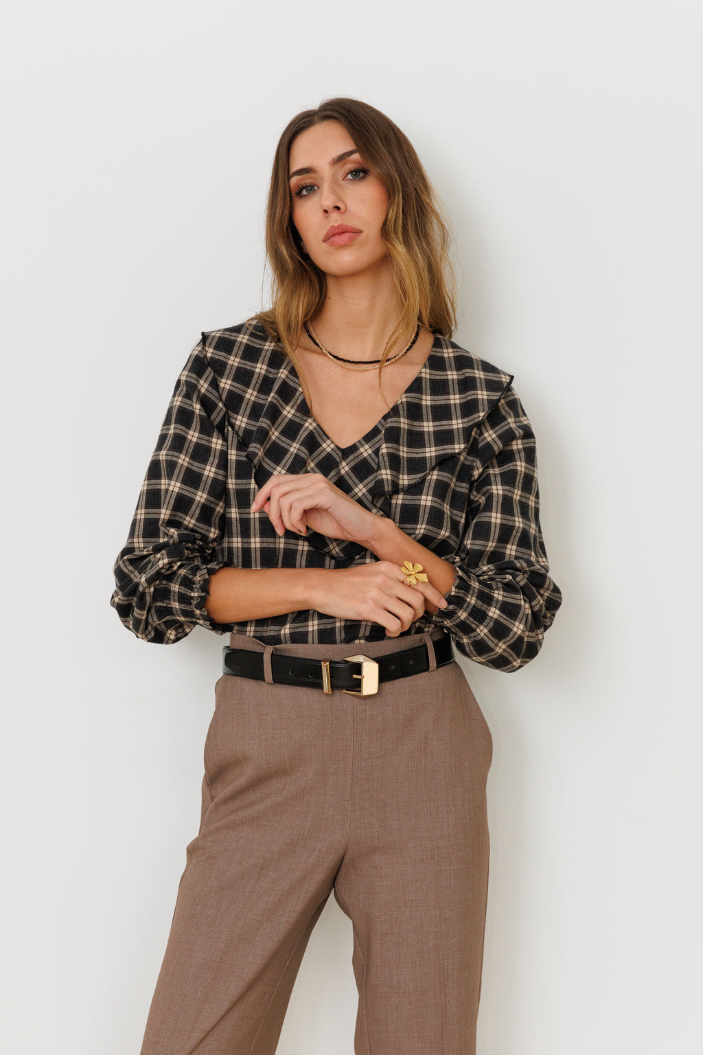 Blusa con volante